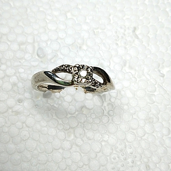 Sterling silver CZ ring - Picture 1 of 3